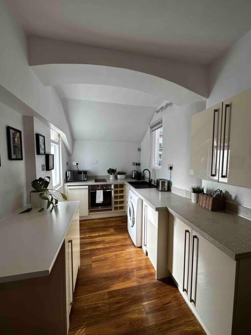 לונדון Spacious Studio For 4 Near Regents Park N1 מראה חיצוני תמונה